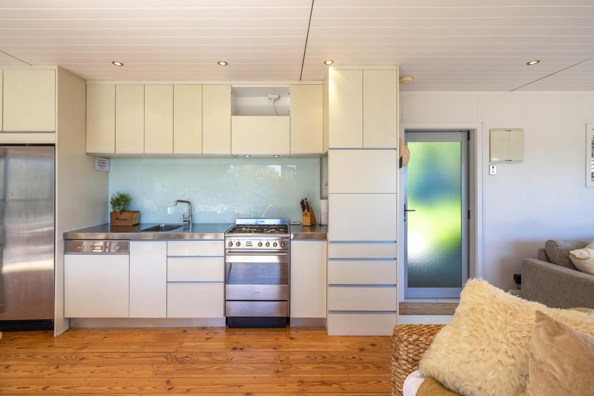 Tawa Cottage - Coast & Country Oneroa Exteriör bild