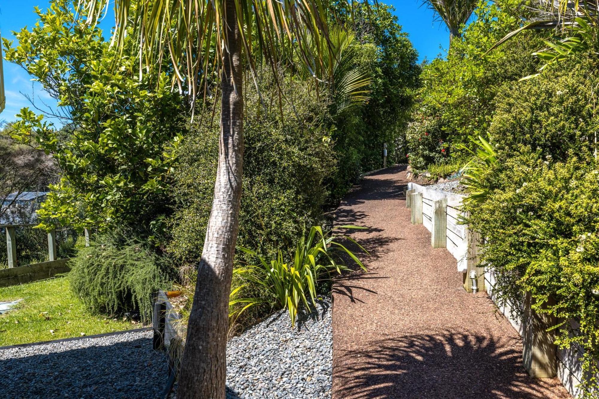 Tawa Cottage - Coast & Country Oneroa Exteriör bild